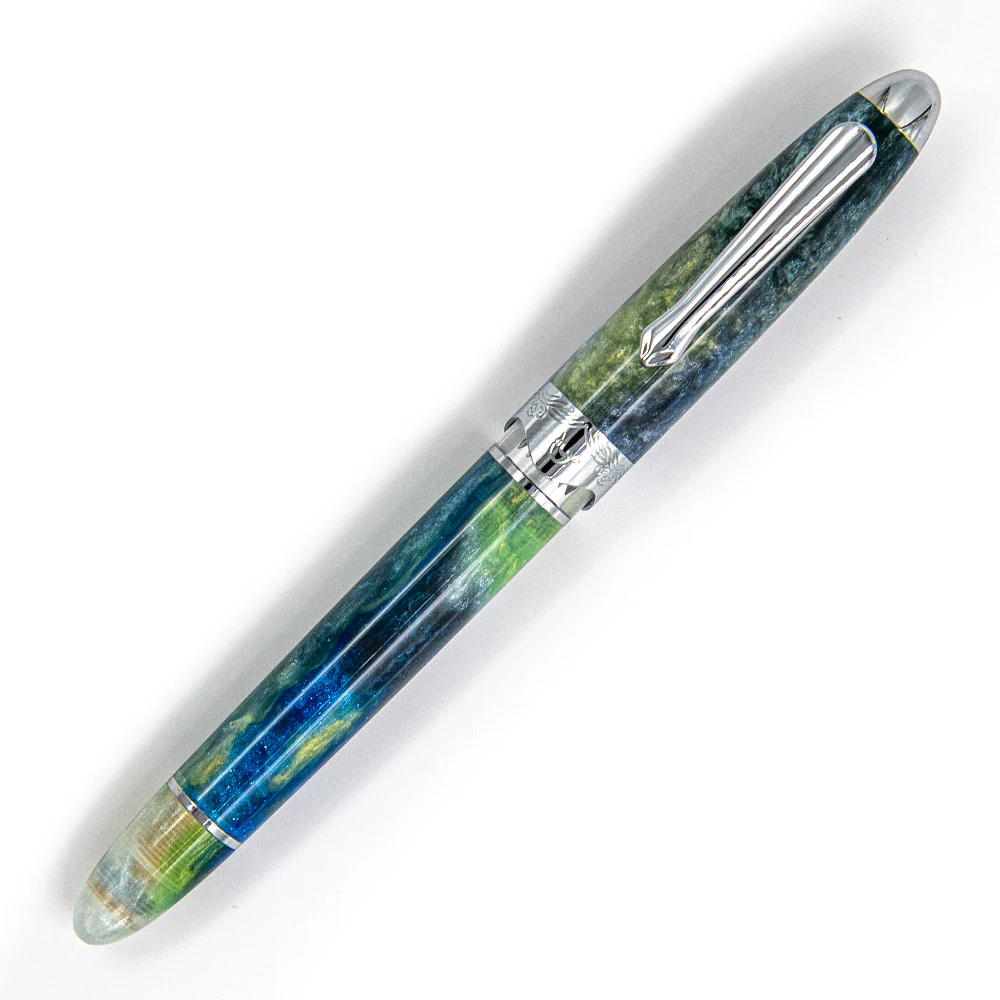 Cult Pens x Nahvalur Horizon Fountain Pen Polar Glow - Image 4