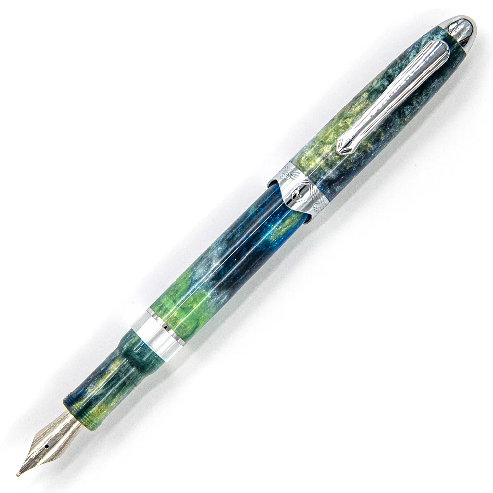 Cult Pens x Nahvalur Horizon Fountain Pen Polar Glow - Image 5