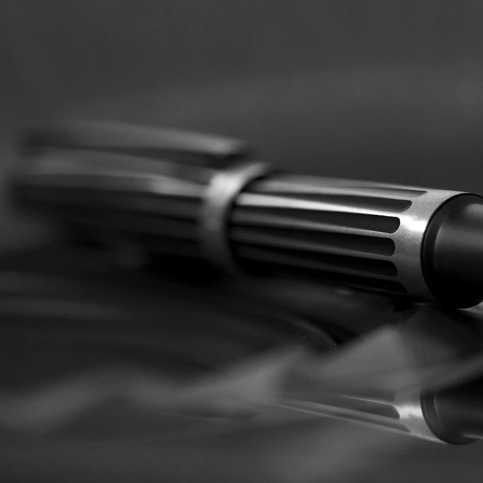 Diplomat Aero Fountain Pen Stripes Black - Image 3