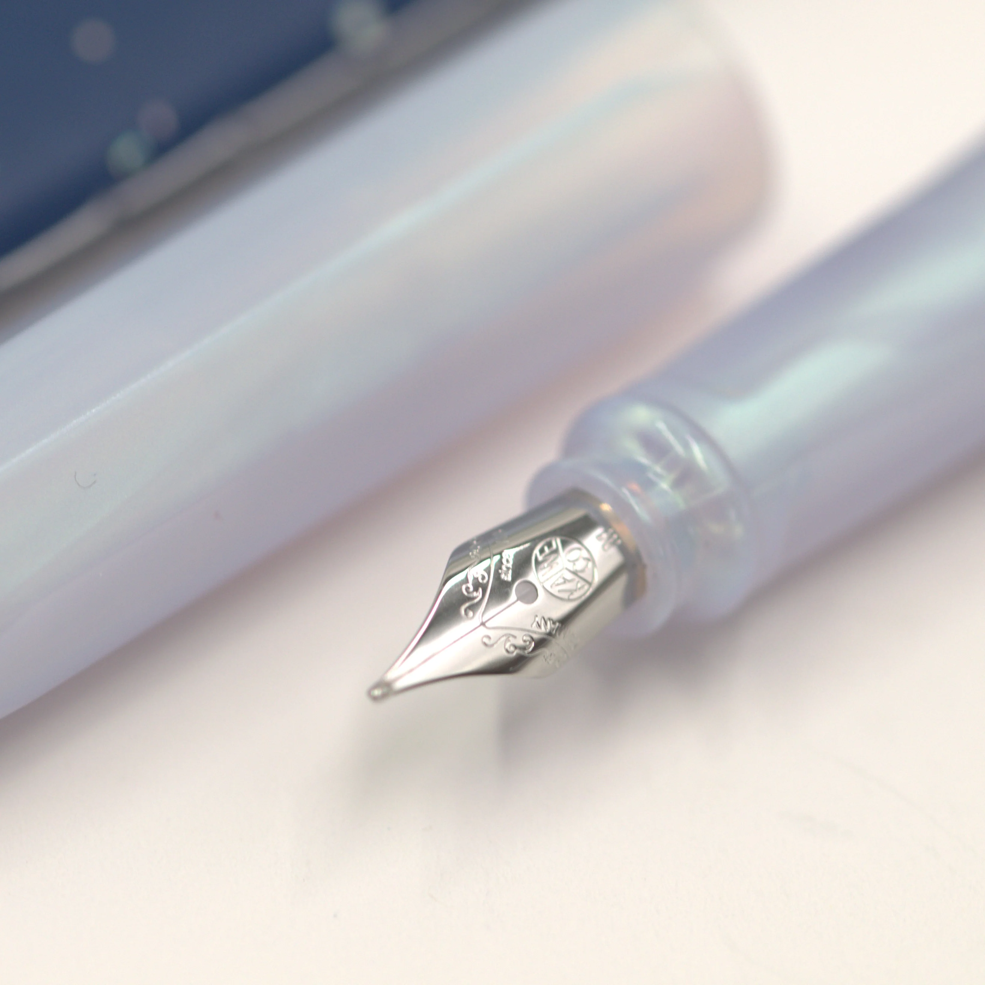Kaweco PERKEO Fountain Pen Iridescent Pearl - Image 2