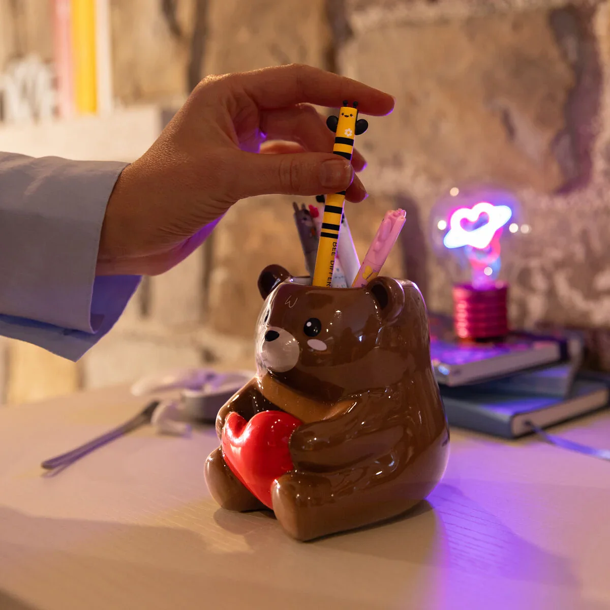 Legami Desk Friends Pen Holder Teddy Bear - Image 3