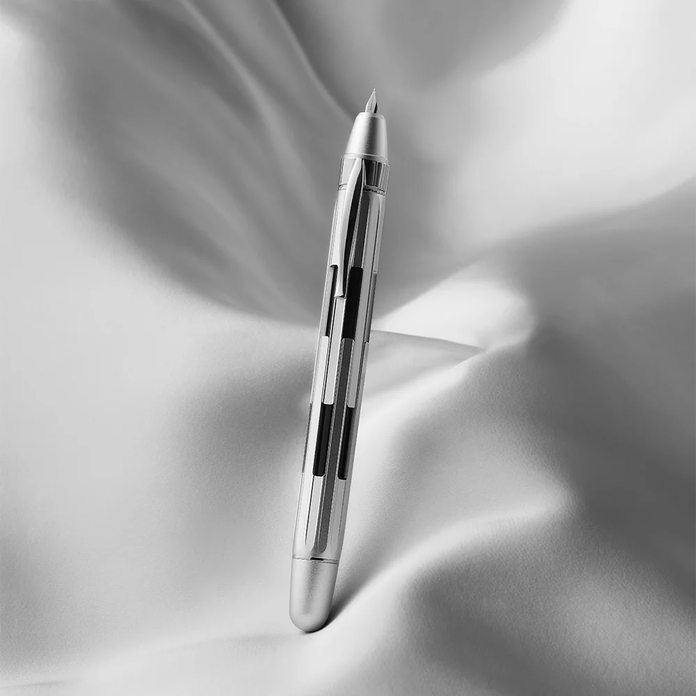 Nahvalur Eclipse Retractable Fountain Pen Pure Silver - Image 3