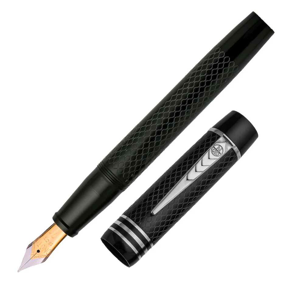 Onoto Magna Classic 18ct Gold Nib Fountain Pen Black Chased
