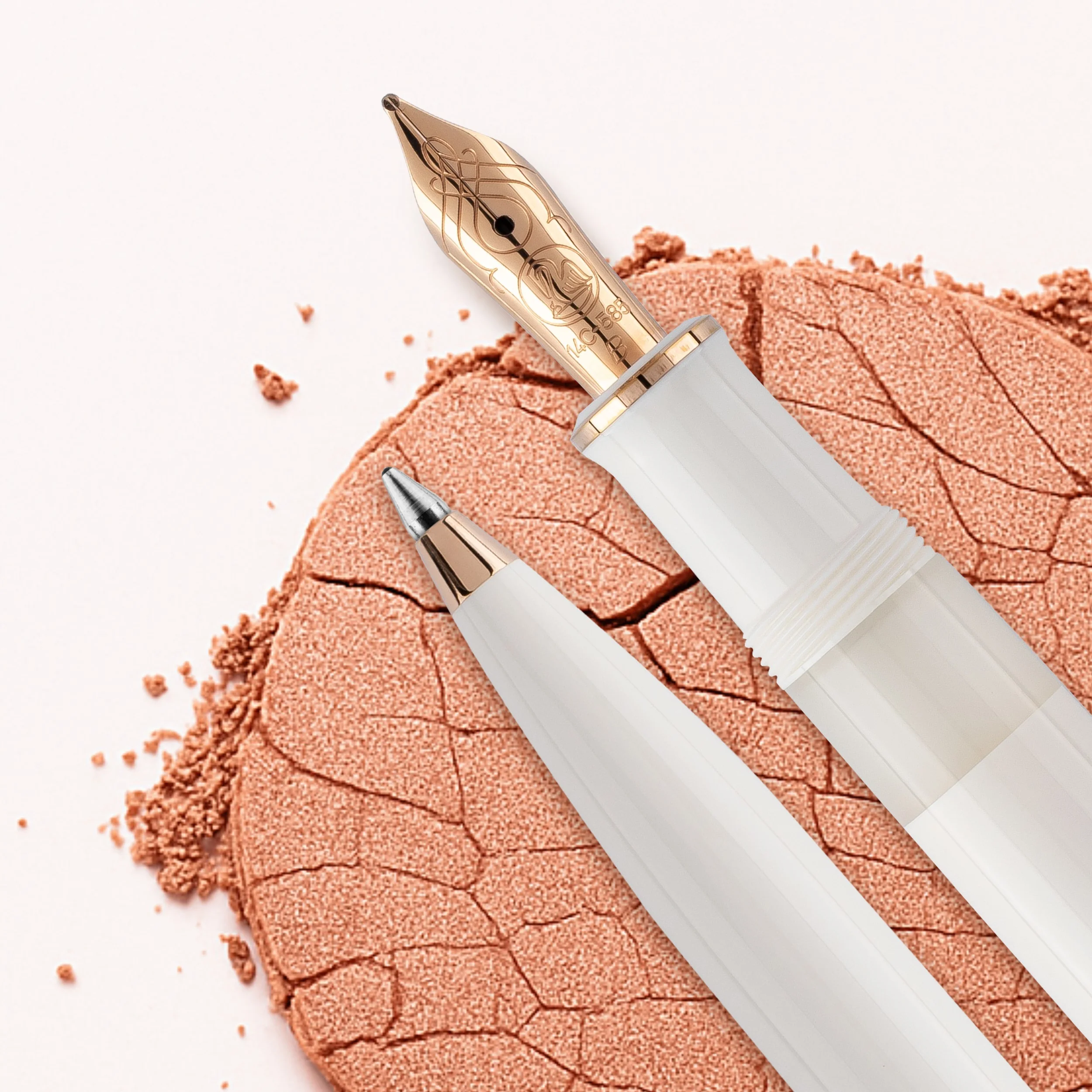 Pelikan Souveran M600 Special Edition Fountain Pen White Rose Gold - Image 4