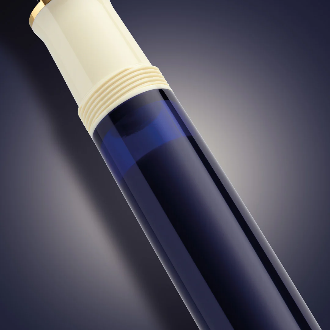 Pelikan Souveran M800 Special Edition Fountain Pen Cream Blue - Image 3