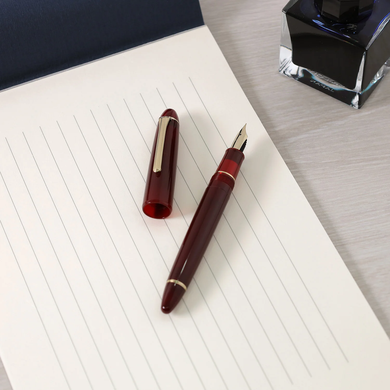 Sailor 1911 Large Casual Fountain Pen Muted Red with Gold Trim Steel Nib - Image 3