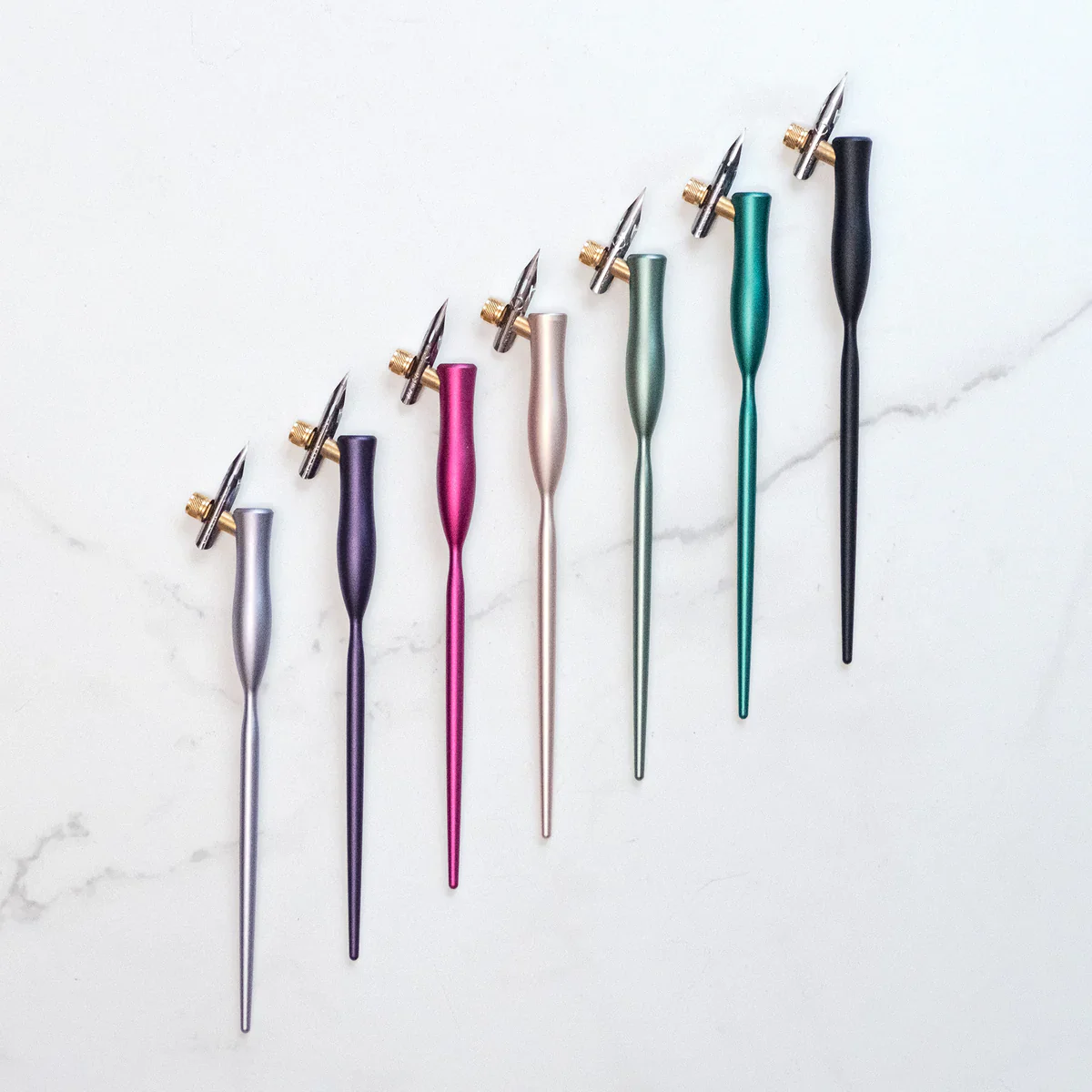 Tom's Studio Flourish Curve Oblique Nib Holder Jet Ivy - Image 2
